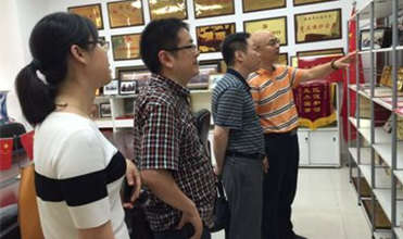 重庆市能源工会主席刘满林调研亚洲胜游集团工会事情