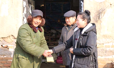 金乡公司开展慰问难题职工“送温暖”活动